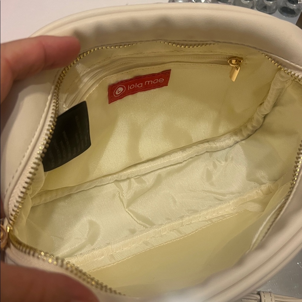 Lola Mae NWOT Chic Cream Crossbody Bag with Tassel - Picture 6 of 8